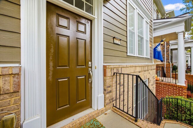 Foto del edificio - Extremely well-maintained 3-bedroom, 3.5 bath townhome in Baxter Village!