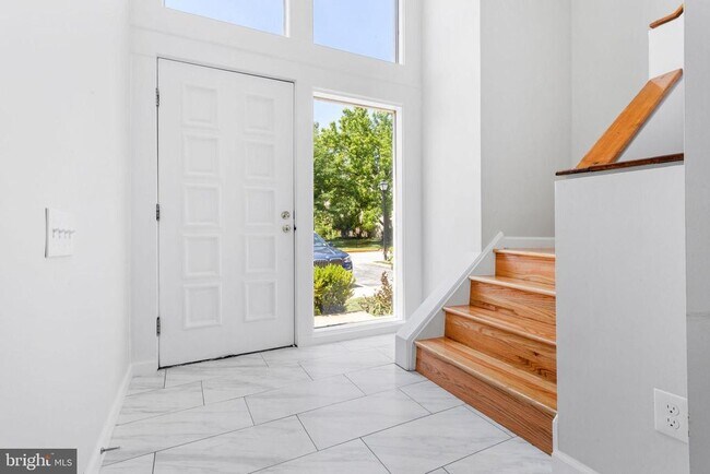 Building Photo - 36 Viburnum Ln