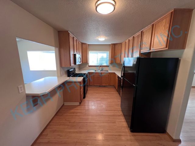 Building Photo - Beautiful 1704 sq ft 3 bedroom home locate...