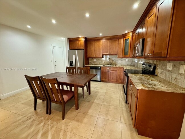 Foto del edificio - 10768 N Kendall Dr