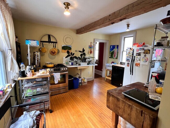 Building Photo - Brewer's Hill 2 Bed 2 Bath Single Family Home