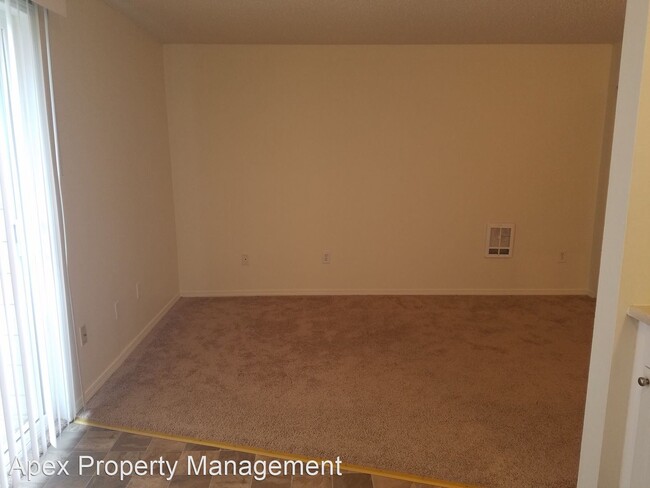 Foto del edificio - 2841-2843 W Maplewood Ave