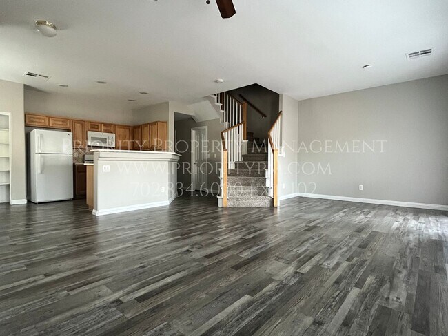 Foto del edificio - ~~Beautiful Mountains Edge Townhome!  3 Bed, 2.5 Bath ~ New! New! New!