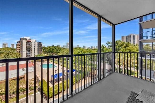Foto del edificio - 3101 N Country Club Dr