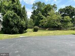 Primary Photo - 19 Lowrys Ln
