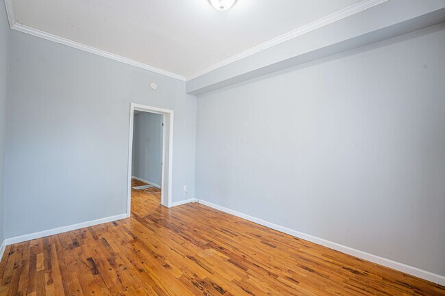 Building Photo - 1114 Mackay Plz
