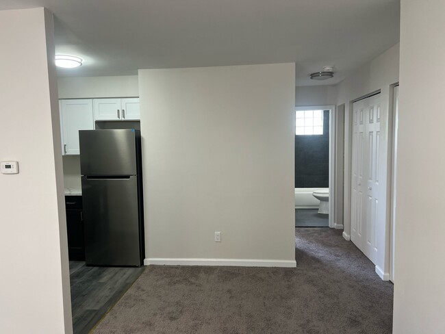 Building Photo - 50 N Fellowship Rd
