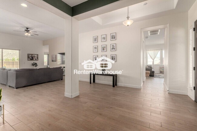 Building Photo - 20264 W San Juan Ave