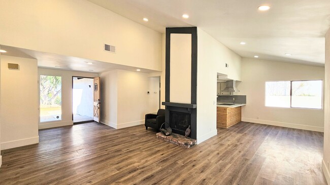 Building Photo - Gorgeous Remodeled Home in Secluded Neighb...