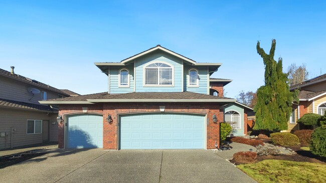 Photo - Spacious Updated 4 Bedroom Home with 3 Car Garage