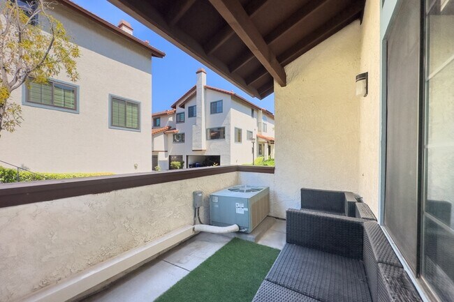 Foto del edificio - 3512 Mission Mesa Way