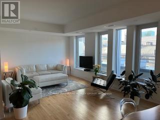 Building Photo - 108 Lisgar St