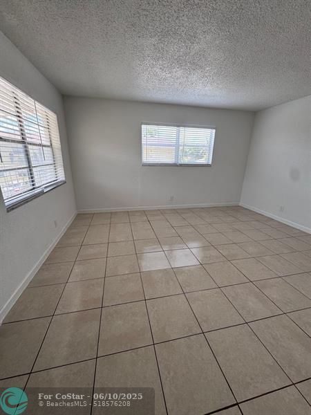 Foto del edificio - 6050 NW 8th St