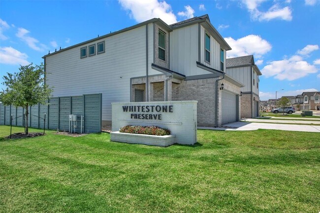 Building Photo - 2725 Woodall Drive Unit 2201