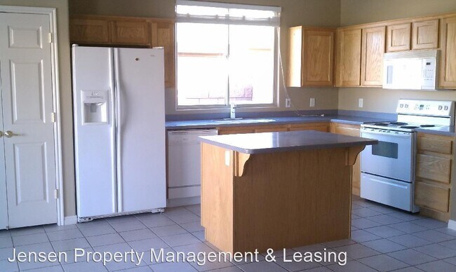 Building Photo - 3 br, 2 bath House - 2024 North Stone Ridg...