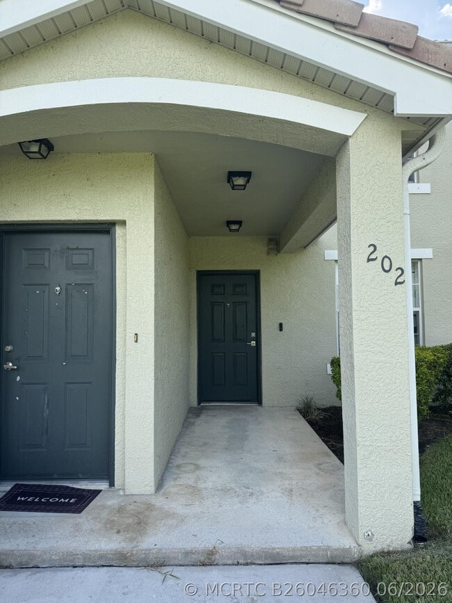 Building Photo - 122 SW Peacock Blvd