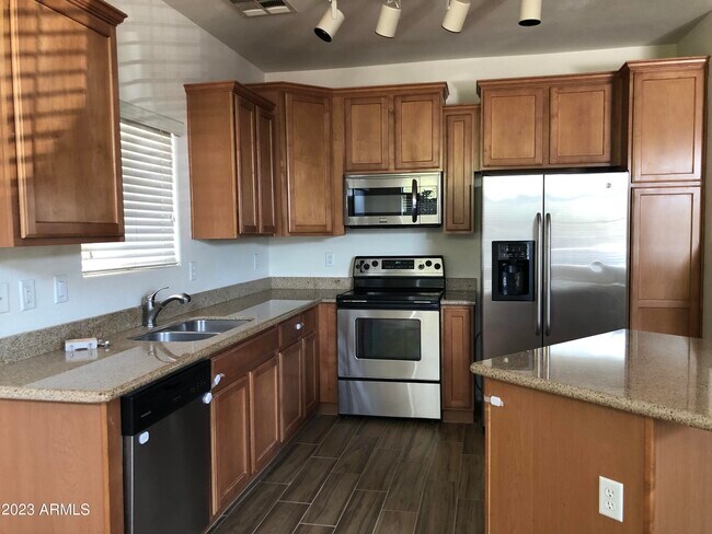 Foto del edificio - 2727 N Price Rd