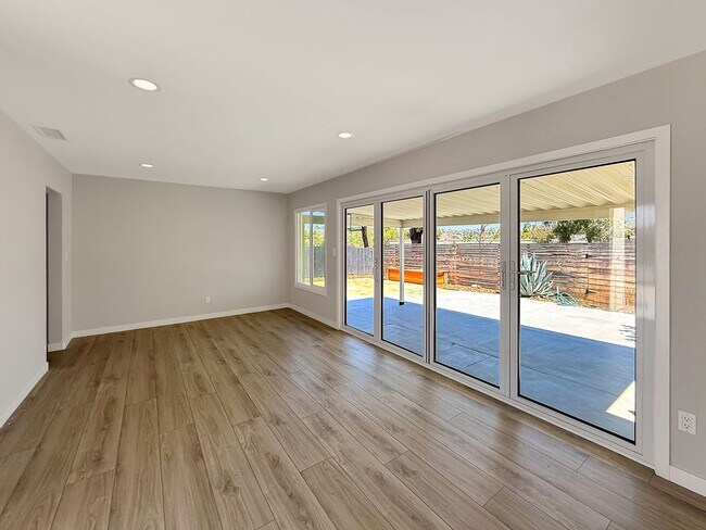 Foto del edificio - 4848 Alfred Ave