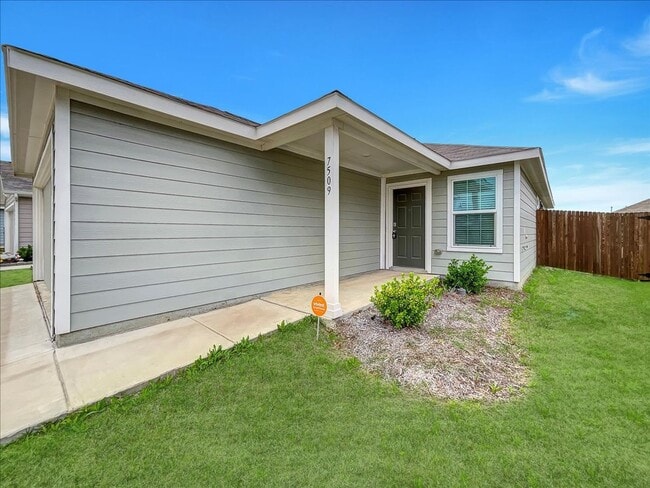 Building Photo - 7509 Jackrabbit Ave