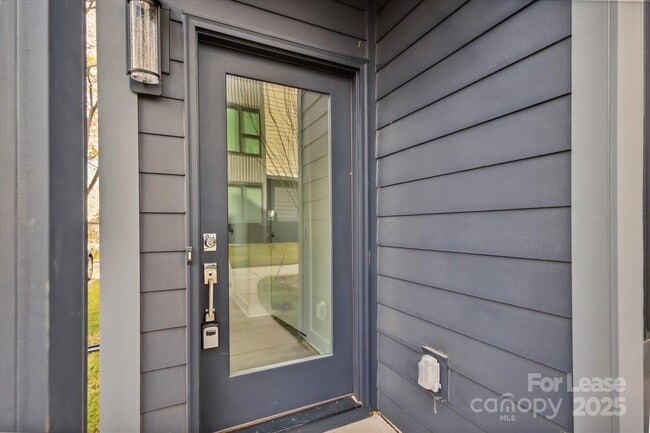 Building Photo - 4528 Radler Ct