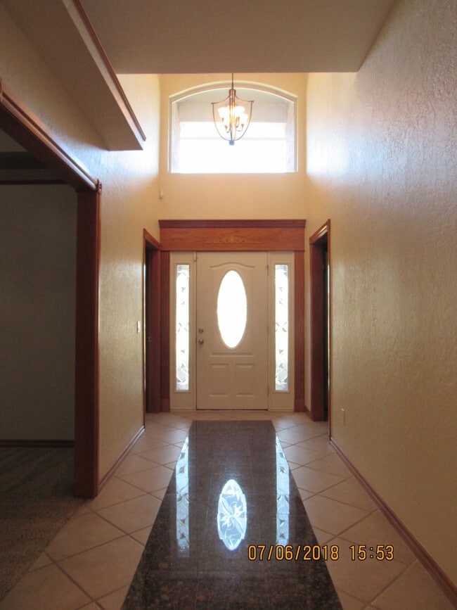 Building Photo - Pet Negotiable Upon Homeowner Approval!!