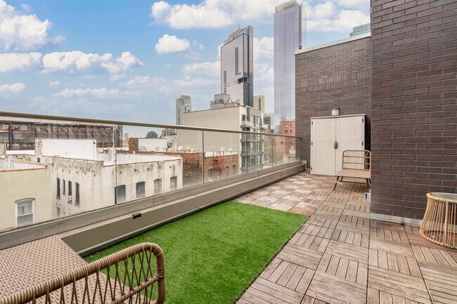 Foto del edificio - 11-35-35 45th Ave