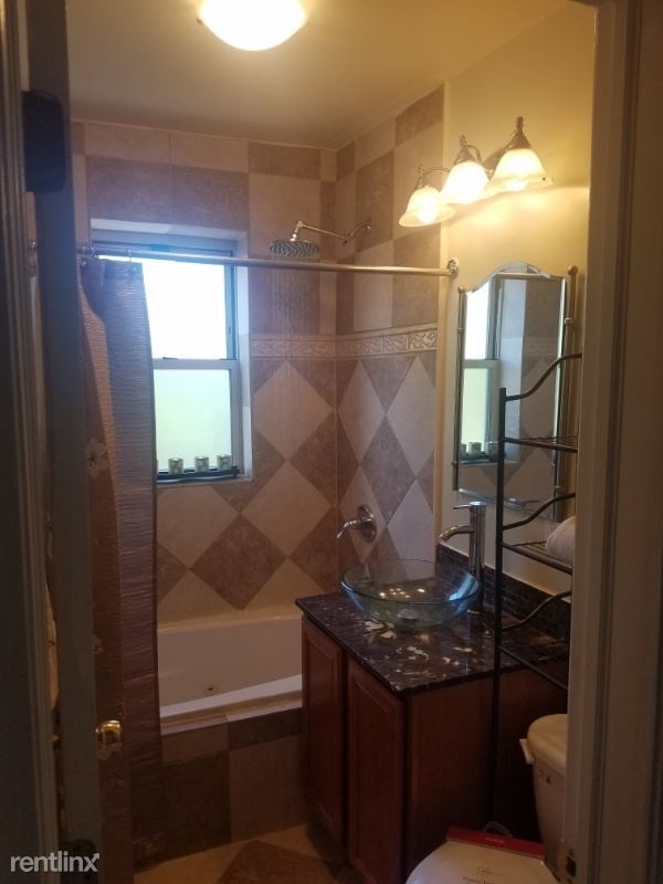 Building Photo - 2 br, 1 bath Condo - 40 N Menard Ave 3 Unit 3