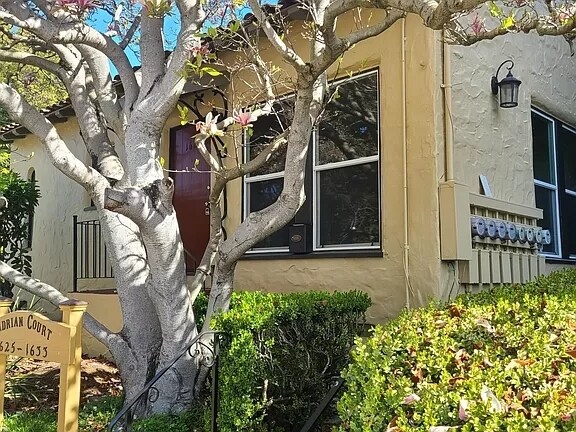 Primary Photo - Cadrian Court