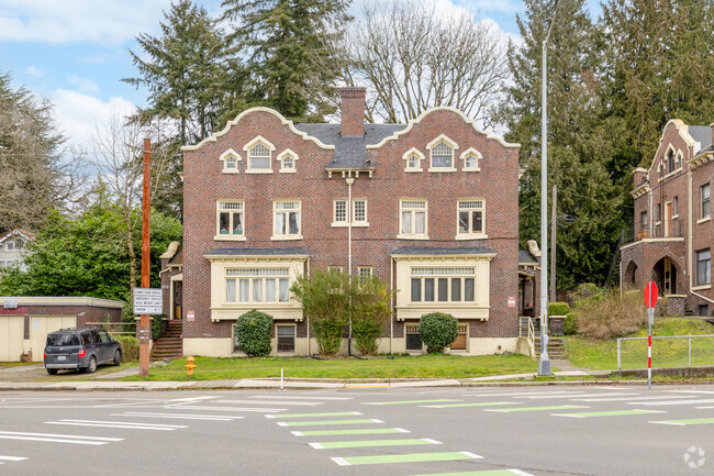 Building Photo - 5808 15th Ave NE