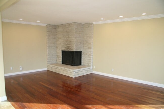 Building Photo - 3840 Howe St