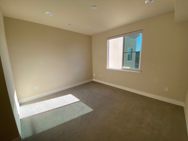 Photo - 1048 Monroe St (Santa Clara, CA) Apartment