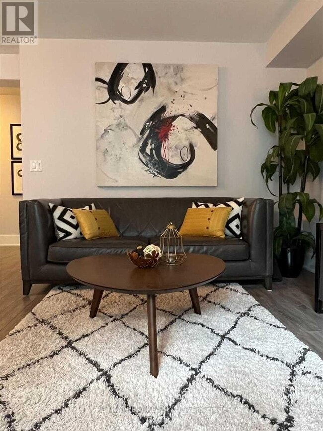 Photo du bâtiment - 300 Front St W