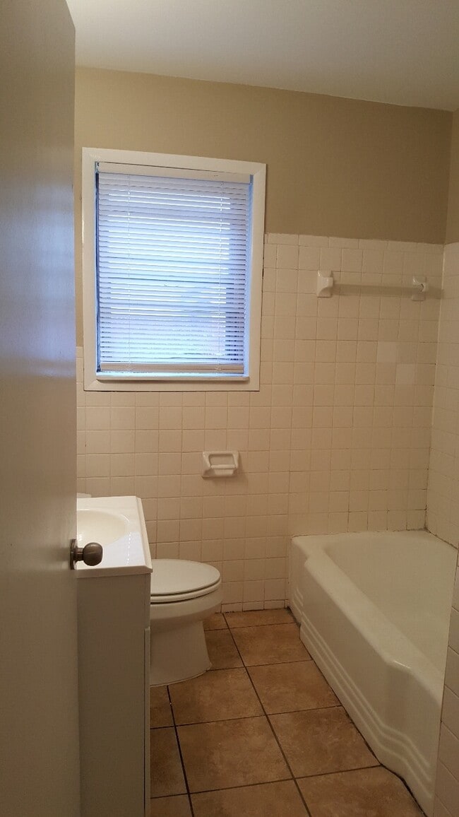 Building Photo - 4331 Emily Ave