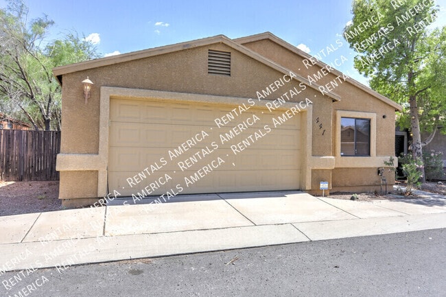 Building Photo - 441 E Geronimo Bluff Loop