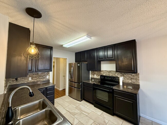 Foto del edificio - 254 Meadow Pathway Dr