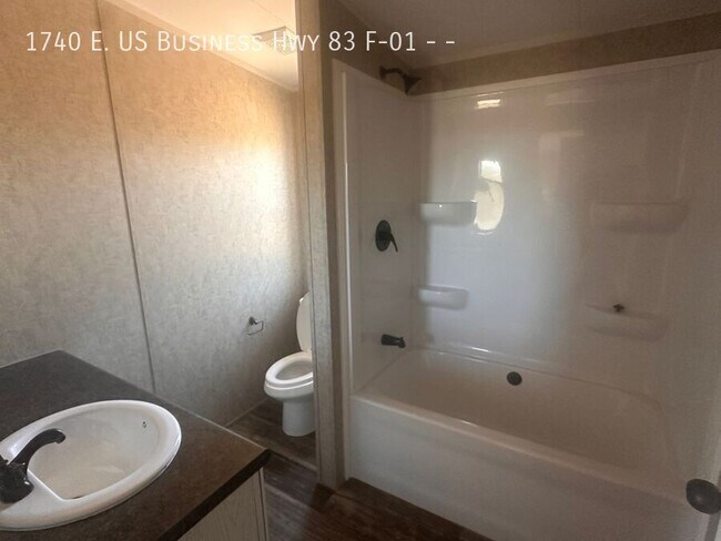 Foto del edificio - 1740 E U.S. Business 83