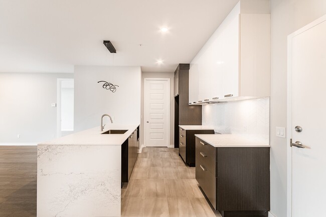 Building Photo - 12025 Rue de Blois