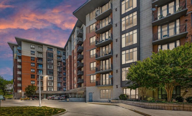 Foto del edificio - 3883 Connecticut Ave NW