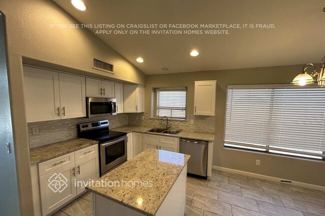 Foto del edificio - 16005 W Latham St