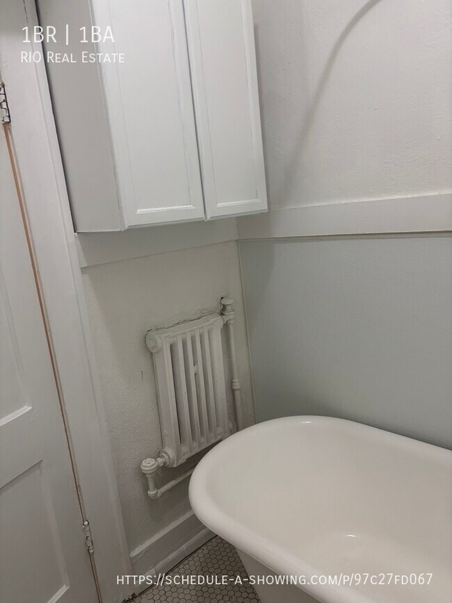 Foto del edificio - 975 N Washington St