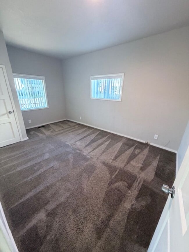 Building Photo - 4 Bedroom, 2 bath House for Rent in Stayton