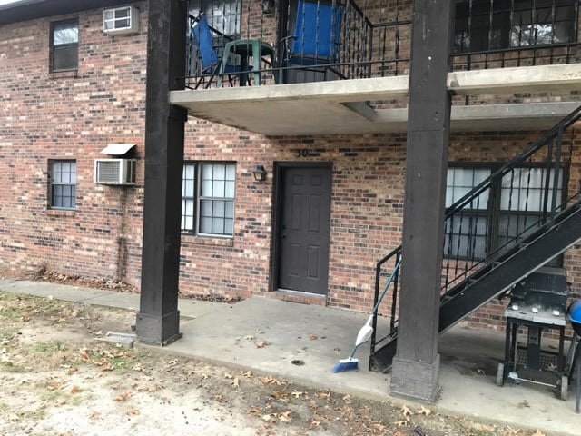Primary Photo - 15 Village Dr