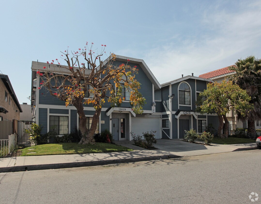 Foto principal - 13629 Cerise Ave