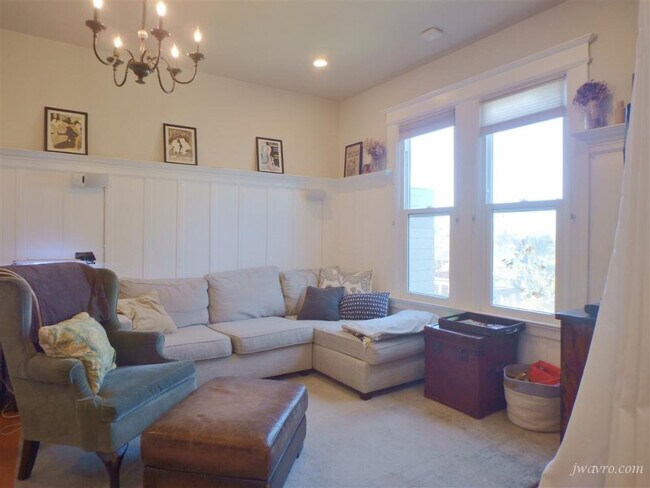 Building Photo - 25 Cortland Ave