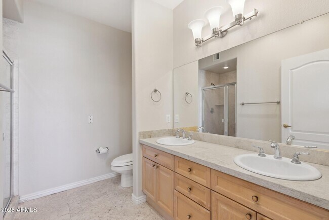 Foto del edificio - 4200 N 82nd St