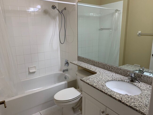 Foto del edificio - 2 bedroom 2 bath condo in Port of the Islands