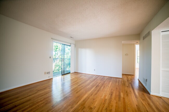 Foto del edificio - 4012 Oak St