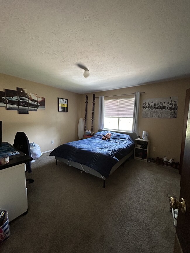 Foto del edificio - 4435 Maplepark Rd