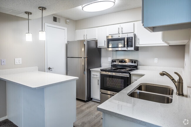 3HAB, 2BA - 1200SF - Cherry Grove Apartments
