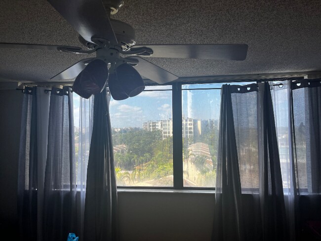 Foto del edificio - 4222 Inverrary Blvd